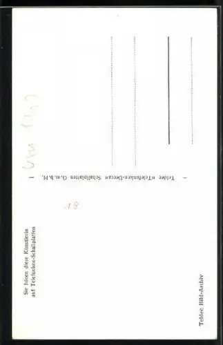 AK Musikerin Renate Holm in die Kamera schauend, Autograph