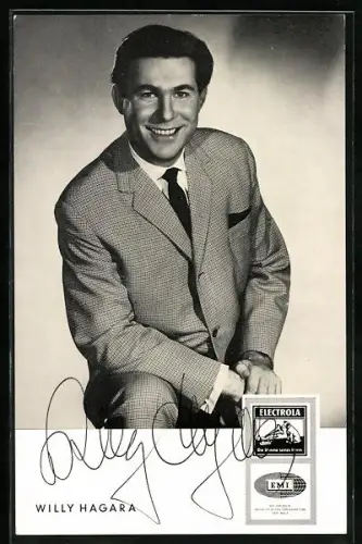 AK Musiker Willy Hagara im Anzug, Autograph