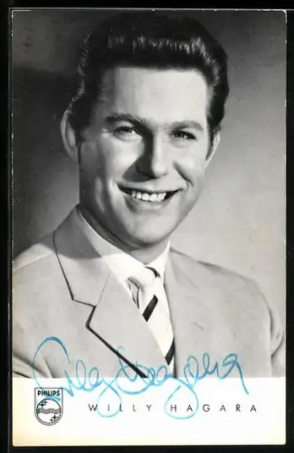AK Musiker Willy Hagara lächelnd im Porträt, Autograph