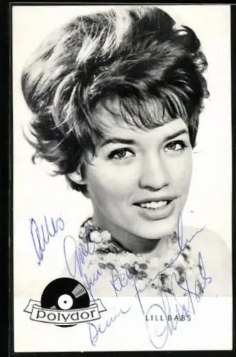 AK Musikerin Lill Babs in die Kamera blickend, Autograph