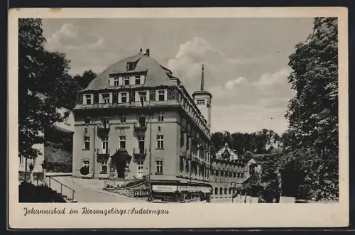 AK Johannisbad im Riesengebirge, Strassenpartie