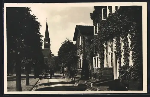 AK Mor. Ostrava-Vitkovice, Strassenpartie mit Kirche