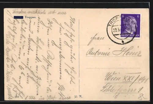 AK Troppau, Denkmal, Kirche, Strassenpartie mit Strassenbahn