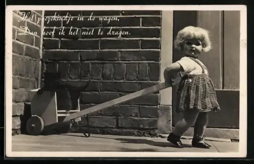 AK Puppe mit Katze auf einem Karren