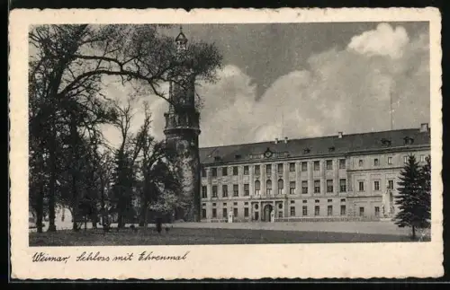 AK Weimar / Thüringen, Schloss mit Ehrenmal