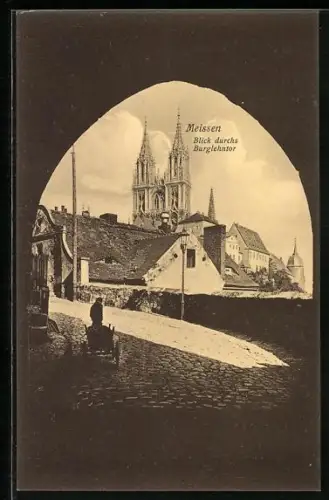 AK Meissen, Blick durchs Burgtor auf die Stadt