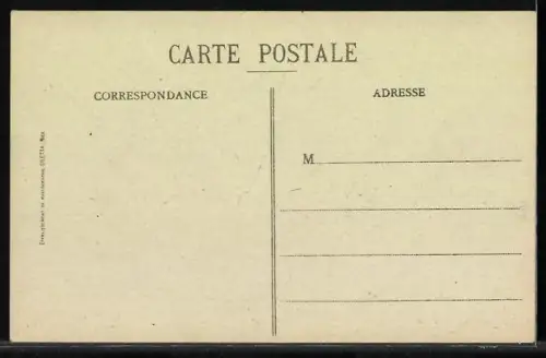 AK La Turbie, Vieille Rue animée avec habitants