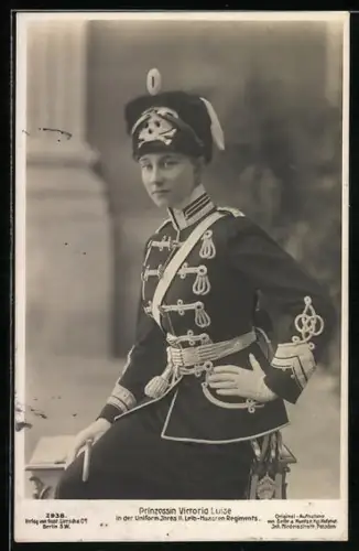 AK Victoria Louise Herzogin von Braunschweig in Husarenuniform