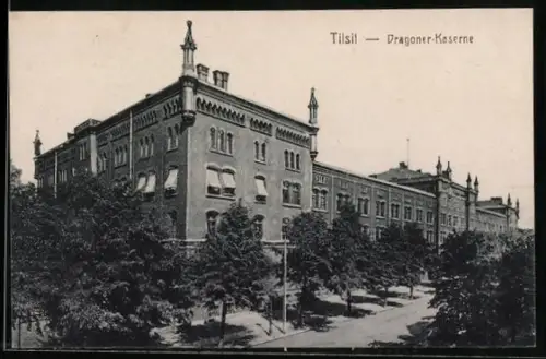 AK Tilsit, Dragoner-Kaserne an einer Strassenecke