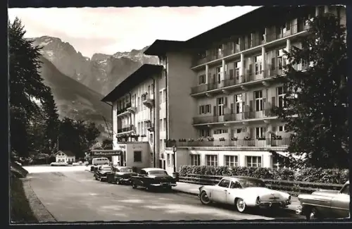 AK Berchtesgaden, Hotel Berchtesgadener Hof mit Hohem Göll und Brett