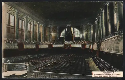 AK Wiesbaden, Grosser Konzertsaal mit Kaiserl., Loge des neuen Kurhauses, Innenansicht