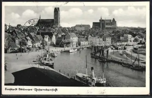 AK Wismar, Ortsansicht mit Anlegestellen