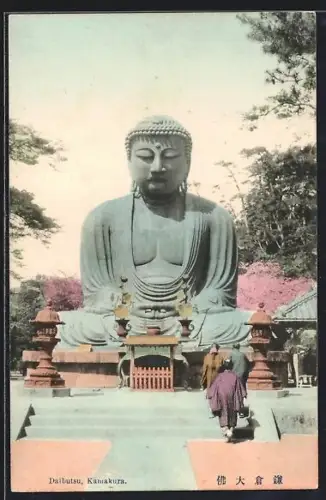 AK Daibutsu, Kamakura, an der grossen Skulptur