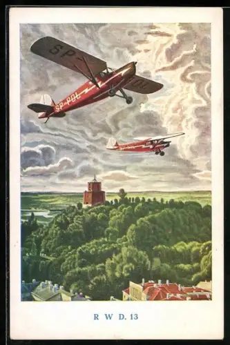 Künstler-AK Polnisches Flugzeug RWD-13 im Fluge über bewaldeter Landschaft