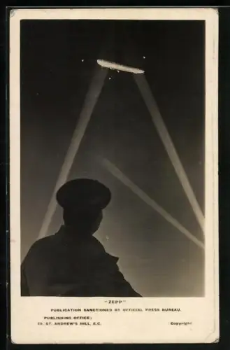 AK Zepp, Luftschiff im Licht von Scheinwerfern