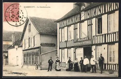 AK Ramerupt, La Gendarmerie avec habitants devant le bâtiment
