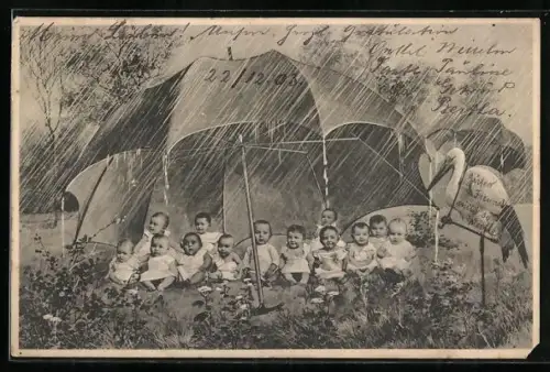 AK Storch mit Regenschirm und Kinder die unter einem riesigen Schirm sitzen, Fotomontage