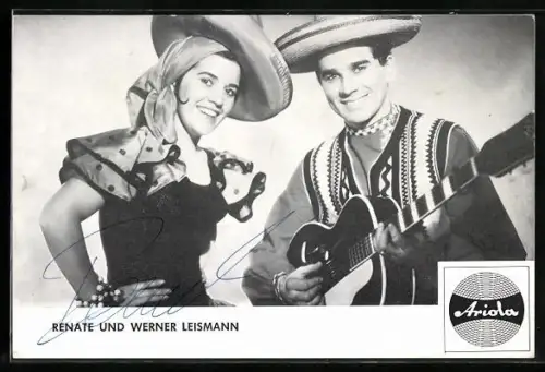AK Musiker Renate und Werner Leismann lächelnd im Porträt, Autograph