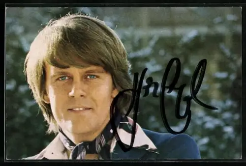 AK Musiker Howard Carpendale mit blauem Halstuch, Autograph