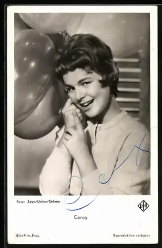 AK Musikerin Conny Froboess mit Luftballons, Autograph