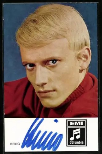 AK Musiker Heino in Kamera blickend, Autograph