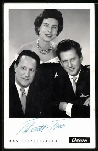 AK Musiker Das Fitzett-Trio in feiner Kleidung, Autograph