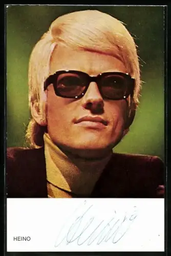 AK Musiker Heino mit Sonnenbrille und Rollkragenpullover, Autograph