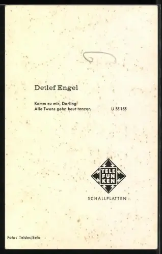 AK Musiker Detlef Engel in weissem Hemd, Autograph