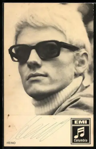 AK Musiker Heino im Rollkragenpullover, Autograph