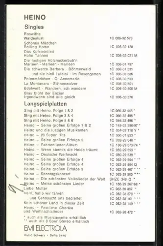 AK Musiker Heino mit ernster Miene in die Kamera schauend, Autograph