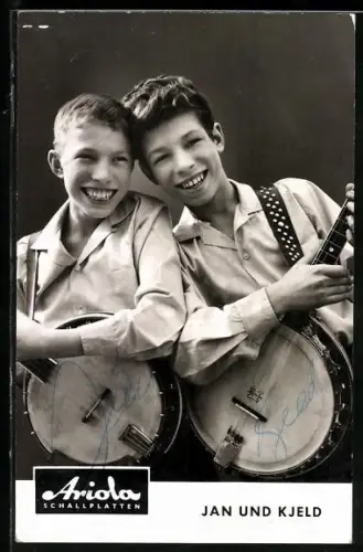AK Musiker Jan und Kjeld mit ihren Banjos, Autograph