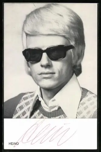 AK Musiker Heino mit Sonnenbrille, Autograph