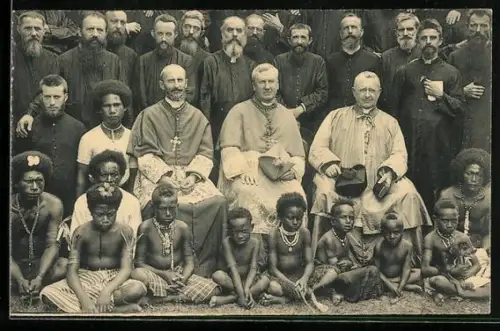 AK Yule / Papua-Neuguinea, Jubilé épiscopal de Mgr. de Boismenu, Missionare und Einheimische