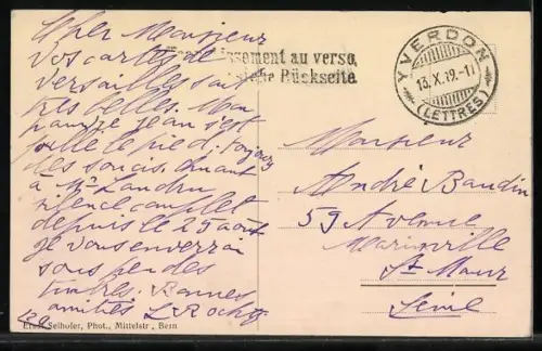 AK Thun, Blick von Hofstetten, Ruderboote am Anleger