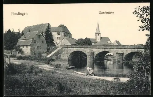 AK Finstingen, Saarbrücke mit Waschfrau
