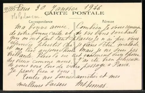 AK Missions des P. P. du St-Esprit, Une Case-Chapelle, Männer vor Kapelle