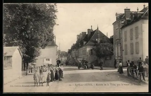 AK Bar-sur-Seine, Entrée de la Ville, par la route de Troyes