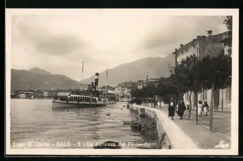 AK Salò /Lago di Garda, La partenza del Piroscafo