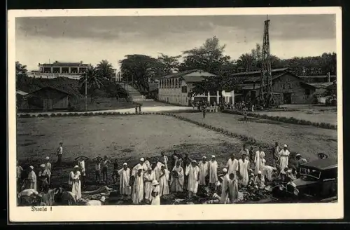 AK Duala, Stadtansicht mit Anwohnern