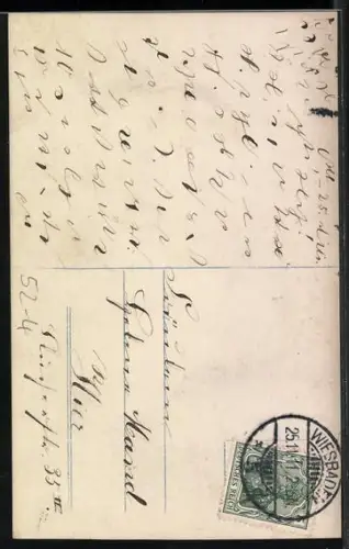 AK Allegorie zur Liebe mit einer jungen Frau die ein Herz in den Händen hält