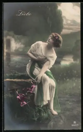 AK Liebe, Junge Frau sitzt am Ufer, Allegorie