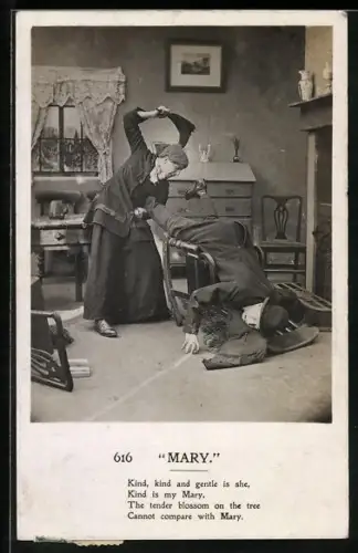 AK Frau schlägt ihren Mann, frauenfeindlicher Humor