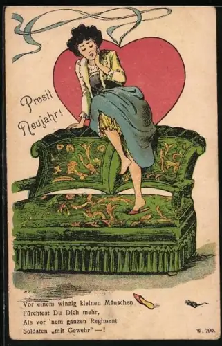 AK Dame flüchtet sich vor einer Maus auf ihr Herz-Sofa