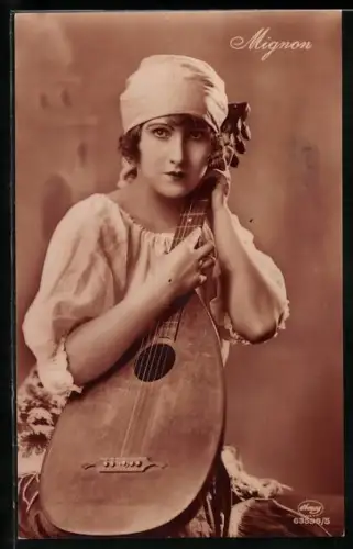 AK Mignon, Junge Frau spielt Gitarre
