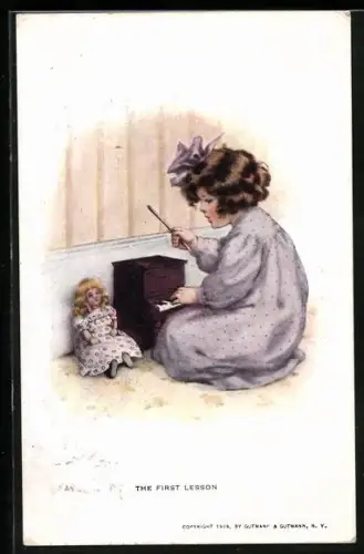 AK The first lesson, Mädchen spielt für ihre Puppe auf dem Klavier