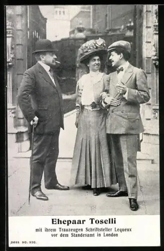 AK London, Ehepaar Toselli mit ihrem Trauzeugen Schriftsteller Lequeux vor dem Standesamt