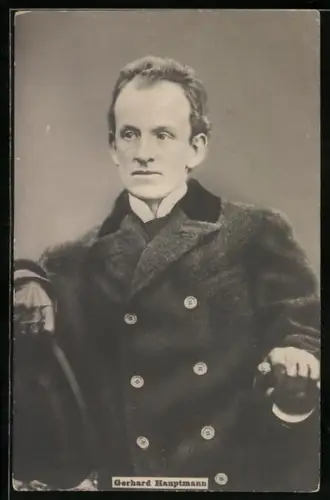 AK Gerhart Hauptmann im Mantel
