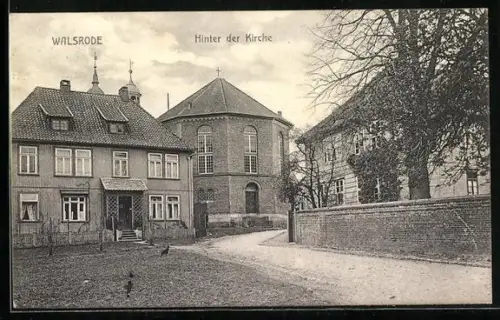AK Walsrode, Strasse hinter der Kirche, Blick auf das Kirchengebäude