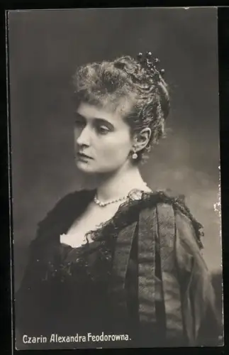 AK Zarin Alexandra Feodorowna von Russland in einem schwarzen Kleid