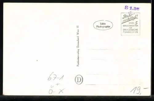 AK Wels /Ob. Öst., Ausstellungsgebäude mit der Venus von Wels